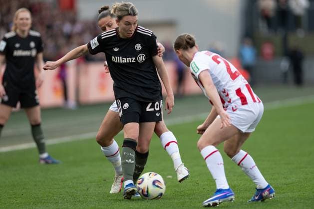 Barbara Dunst 28 (FC Bayern Muenchen Frauen) am Ball, 1. FC Koeln Frauen vs. FC Bayern Muenchen Frauen, Fussball, Google Pixel Frauen-Bundesliga, 20. Spieltag, 2025 2026, 15.03.2026 DFB regulations prohibit any use of photographs as image sequences and or quasi-video Koeln Nordrhein-Westfalen Deutschland