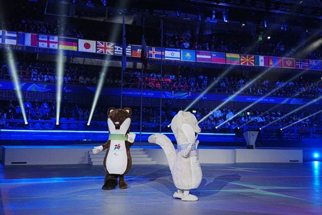 CORTINA, ITALIEN 20260315 De officiella maskotarna för de olympiska och paralympiska vinterspelen i Milano-Cortina 2026 Tina och Milo under söndagens avslutningsceremoni för Paralympics, i Cortina curling stadium. *** Bilden ingar i SPORTPAKET. För övriga BETALBILD *** CORTINA ITALIEN x9200x *** CORTINA, ITALY 20260315 The official mascots of the Milan 2026 Olympic and Paralympic Winter Games Cortina Tina and Milo during Sundays closing ceremony of the Paralympics, in the Cortina curling stadium The image is in the SPORT PACKAGE For others PAY IMAGE CORTINA ITALY x9200x  Copyright: xBjörnxLarssonxRosvall TTx PARALYMPICS 2026 AVSLUTNING