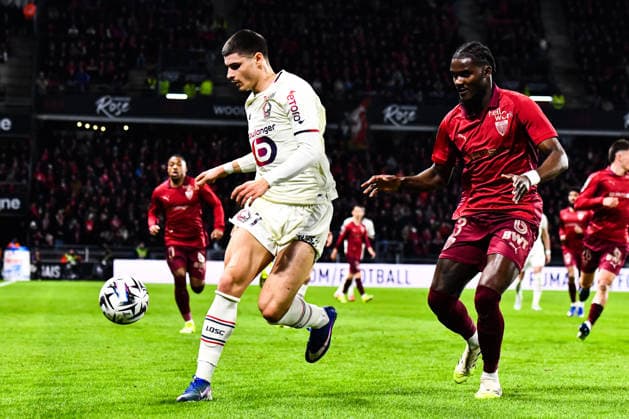 FOOTBALL : Stade Rennais vs Lille OSC - Ligue 1 - JournÃ e 26 - 15 03 2026 Matias Fernandez-Pardo (Lille OSC) Lilian Brassier (Stade Rennais) RennesFrance  Copyright: xBaptistexAutissierx