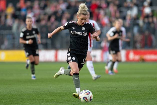 Linda Dallmann 10 (FC Bayern Muenchen Frauen) auf dem Weg zum Tor zum 0:3, 1. FC Koeln Frauen vs. FC Bayern Muenchen Frauen, Fussball, Google Pixel Frauen-Bundesliga, 20. Spieltag, 2025 2026, 15.03.2026 DFB regulations prohibit any use of photographs as image sequences and or quasi-video Koeln Nordrhein-Westfalen Deutschland