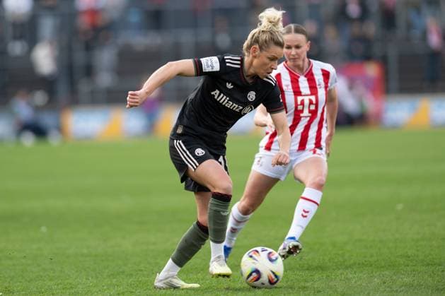 Linda Dallmann 10 (FC Bayern Muenchen Frauen) am Ball, verfolgt von Anna Gerhardt 21 (1. FC Koeln Frauen), 1. FC Koeln Frauen vs. FC Bayern Muenchen Frauen, Fussball, Google Pixel Frauen-Bundesliga, 20. Spieltag, 2025 2026, 15.03.2026 DFB regulations prohibit any use of photographs as image sequences and or quasi-video Koeln Nordrhein-Westfalen Deutschland