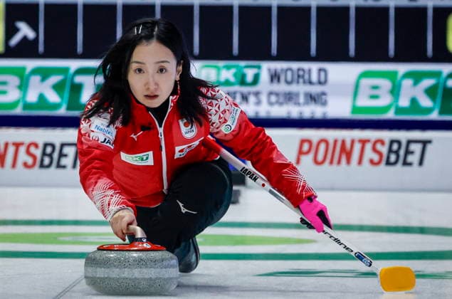 March 15, 2026, Calgary, Ab, CANADA: Japan s skip Satsuki Fujisawa delivers a stone against Norway at the World Women™s Curling Championship in Calgary, Sunday, March 15, 2026. Satsuki Fujisawa  - ZUMAc35_ 20260315_zaf_c35_130 Copyright: xJeffxMcintoshx