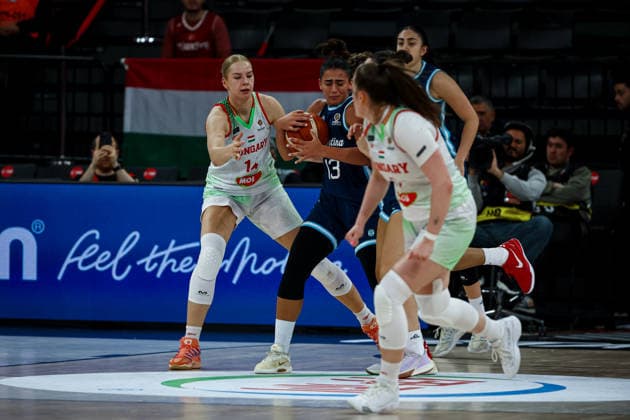 Hungary vs Argentina Women s Basketball World Cup 2026 Qualifying Tournaments Candela Gentinetta of Argentina national team, Nationalteam protects the ball from Dorka Juhasz of Hungary National Team during the Women s Basketball World Cup 2026 Qualifying Tournaments Groupe Phase - Group A between Hungary National Team and Argentina National Team at Turkcell Basketball Development Center on March 15, 2026 in Istanbul, Turkey. Istanbul Istanbul Turkey Copyright: xBurakxBasturkx