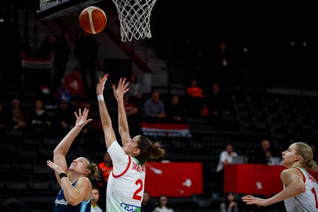 Hungary vs Argentina Women s Basketball World Cup 2026 Qualifying Tournaments Virag Takacs-Kiss of Hungary national team, Nationalteam grabs the rebound during the Women s Basketball World Cup 2026 Qualifying Tournaments Groupe Phase - Group A between Hungary National Team and Argentina National Team at Turkcell Basketball Development Center on March 15, 2026 in Istanbul, Turkey. Istanbul Istanbul Turkey Copyright: xBurakxBasturkx