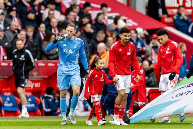 Nottingham Forest v Fulham, Premier League Nottingham Forest players walk onto pitch before the Premier League match between Nottingham Forest and Fulham at the City Ground, Nottingham, UK on 15 March 2026. Nottingham City Ground Nottinghamshire UK Editorial use only DataCo restrictions apply See www.football-dataco.com , Copyright: xManjitxNarotrax PSI-23895-0083