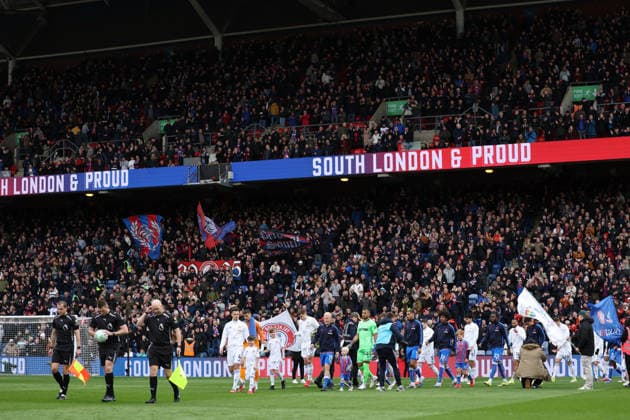 Crystal Palace v Leeds United - Premier League Match officials, Crystal Palace and Leeds United players walk out prior to the Premier League match between Crystal Palace and Leeds United at Selhurst Park in London, on March 15, 2026. London Greater London United Kingdom  Copyright: xMIxNewsx originalFilename:fletcher-crystalp260315_npinh.jpg