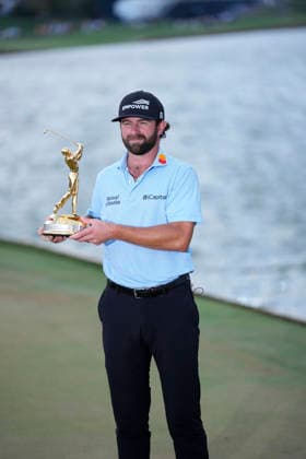 March 15, 2026, Ponte Vedra, Florida, USA: March 15, 2026, Ponte Vedra, Florida.Cameron Young (USA) hold the winnerÃ¢â‚¬â ¢s trophy on the 18th green during the fourth round of The PLAYERS Championship at TPC Sawgrass. PGA, Golf Herren Tour 2026: The PLAYERS Championship  - ZUMAd212 20260315_zsp_d212_029 Copyright: xRichardxDolex