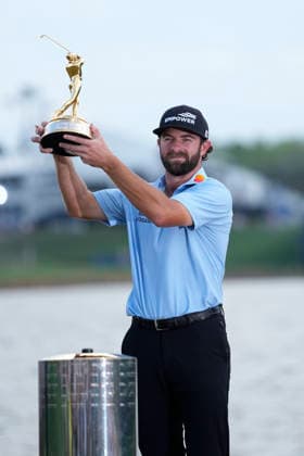 March 15, 2026, Ponte Vedra, Florida, USA: March 15, 2026, Ponte Vedra, Florida.Cameron Young (USA) hold the winnerÃ¢â‚¬â ¢s trophy on the 18th green during the fourth round of The PLAYERS Championship at TPC Sawgrass. PGA, Golf Herren Tour 2026: The PLAYERS Championship  - ZUMAd212 20260315_zsp_d212_033 Copyright: xRichardxDolex