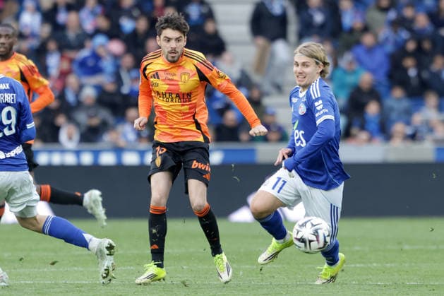 MATHIEU CAFARO, Paris F.C., SEBASTIAN NANASI, Strasburgo, Ligue 1, 2025-26, Racing Strasbourg vs Paris F.C. 0-0, 15-03-2026, Azione, Action, Single shot, Contrasto LIGUE 1 2025-26 RACING STRASBURGO-PARIS FC 0-0