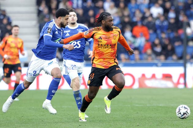 ANDREW OMOBAMIDELE, Strasburgo, ADAMA CAMARA, Paris F.C., Ligue 1, 2025-26, Racing Strasbourg vs Paris F.C. 0-0, 15-03-2026, Action, Contrasto LIGUE 1 2025-26 RACING STRASBURGO-PARIS FC 0-0