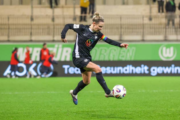 15.03.2026, xgrfx, Fussball Google Pixel Frauen-Bundesliga, VfL Wolfsburg - Bayer Leverkusen v.l. Svenja Huth (VfL Wolfsburg) (DFL DFB REGULATIONS PROHIBIT ANY USE OF PHOTOGRAPHS as IMAGE SEQUENCES and or QUASI-VIDEO) Wolfsburg