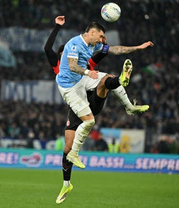 (260316) -- ROME, March 16, 2026 -- Lazio s Mattia Zaccagni heads the ball during a Serie A football match between Lazio and AC Milan in Rome, Italy, March 15, 2026. (Photo by Alberto Lingria Xinhua) (SP)ITALY-ROME-FOOTBALL-SERIE A-LAZIO VS AC MILAN LixJing 