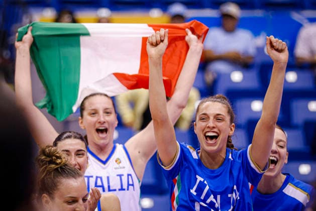 2026 World Cup Qualifying Tournament - Italy V Spain Laura Spreafico 23 of Italy celebrates after securing a spot at the FIBA Women s Basketball World Cup 2026 following the game at the 2026 FIBA World Cup Qualifying Tournament between Italy and Spain in San Juan, Puerto Rico, on March 15, 2026, at the Coliseo Jose Miguel Agrelot. San Juan Puerto Rico  Copyright: xEdgardoxMedinax originalFilename:medinamillan-notitle260315_npSFp.jpg