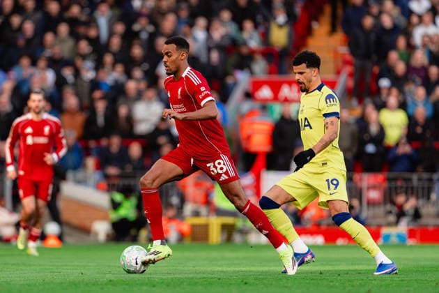 Liverpool v Tottenham Hotspur - Premier League Ryan Gravenberch of Liverpool is seen in action with Tottenham Hotspur s Dominic Solanke during the Premier League match between Liverpool and Tottenham Hotspur at Anfield, Liverpool, on March 15, 2026. Liverpool Merseyside  Copyright: xMIxNewsx originalFilename:fletcher-liverpoo260315_npNDJ.jpg