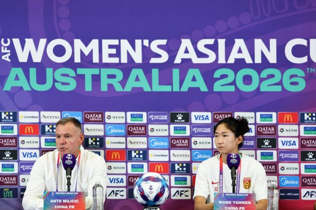 PERTH, AUSTRALIA - MARCH 16: Ante Milicic (L), head coach of Team China, and player Wang Yanwen attend a press conference, PK, Pressekonferenz before the AFC Women s Asian Cup Australia 2026 Semifinal game between China and Australia on March 16, 2026 in Perth, Australia.  Copyright: xWuxZhizhaox 111628543677