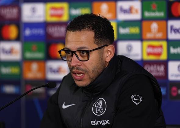 LONDON, ENGLAND, MARCH 16: Liam Rosenior Manager of Chelsea talks to the press during the Chelsea FC press conference, PK, Pressekonferenz on MD-1 ahead of the match between Chelsea FC and Paris Saint-Germain FC in the UEFA Champions League, Round of 16, 2nd Leg match at Stamford Bridge Stadium in London, England, on March 16. (Photo by Daniel Weir)  Copyright: xDanielxWeir SportsxPressxPhotox Sportspressphoto_SPR111814