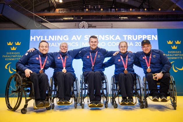 260316 Viljo Petersson Dahl, Ronny Persson, Sabina Johansson, Kristina Ulander and Marcus Holm of swedish wheelchair curling mixed team pose for a photo with their bronze medals during a homecoming celebration event after returning home from the Milano Cortina 2026 Winter Paralympic Games on March 16, 2026 in Stockholm. Photo: Caisa Rasmussen BILDBYRAN COP 353 CR0036 paralympic games paralympics paralympiska spel paralympiske leker vinter-paralympics winter paralympics milano cortina 2026 milano cortina 2026 winter paralympic games parasport para sports bbeng hemkomst sweden sverige brons bronze *** 260316 Viljo Petersson Dahl, Ronny Persson, Sabina Johansson, Kristina Ulander and Marcus Holm of swedish wheelchair curling mixed team pose for a photo with their bronze medals during a homecoming celebration event after returning home from the Milano Cortina 2026 Winter Paralympic Games on March 16, 2026 in Stockholm Photo Caisa Rasmussen BILDBYRAN COP 353 CR0036 paralympic games paralympics paralympiska spel paralympiske leker vinter paralympics winter paralympics milano cortina 2026 milano cortina 2026 winter paralympic games parasport para sports bbeng hemkomst sweden sverige brons bronze  Copyright: CAISAxRASMUSSEN BB260316BB626
