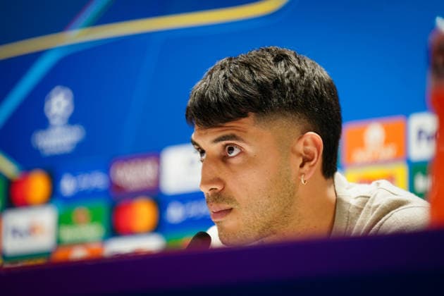 England: Pressekonferenz mit Kasper Hjulmand (Trainer, Bayer 04 Leverkusen) und Exequiel Palacios (Bayer 04 Leverkusen, 25) vor dem UEFA Champions League 2025 - 2026, Achtelfinale (Rückspiel) FC Arsenal London vs Bayer 04 Leverkusen - Emirates Stadium (London): Copyright: xJOERANxSTEINSIEKx