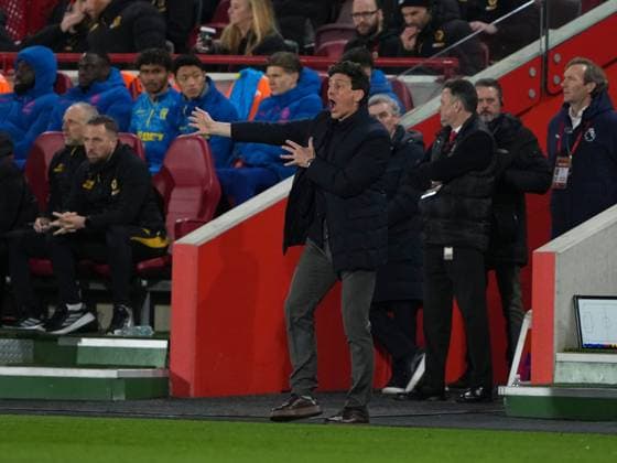 Brentford Manager Keith Andrews shouts instructions Brentford v Wolverhampton Wanderers, Premier League, Football, Gtech Community Stadium, London, UK - 16 Mar 2026London Gtech Community Stadium United Kingdom EDITORIAL USE ONLY No use with unauthorised audio, video, data, fixture lists, club league logos or live services. Online in-match use limited to 120 images, no video emulation. No use in betting, games or single club league player publications. Copyright: xJedxLeicester Shutterstockx 16776303a
