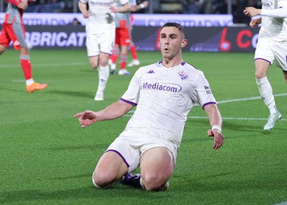 Fiorentina s Roberto Piccoli jubilates after scoring the goal 0-2 during the Serie A soccer match between Cremonese and Fiorentina at the Giovanni Zini Stadium in Cremona Italy - Monday, 16 march 2026. - Soccer .  Copyright: xAlbertoxMariani LaPressex