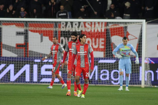 March 16, 2026, Cremona: cremonese players expresses disappointment after ACF Fiorentina s Fabiano Parisi goal during the italian soccer,Serie A match between US Cremonese vs ACF Fiorentina on March 16, 2026 at the Giovanni Zini stadium in Cremona, Italy. ANSA . Serie A: Cremonese Vs Fiorentina  - ZUMAa110 20260316_zaf_a110_039 Copyright: xDavidexCasentinix