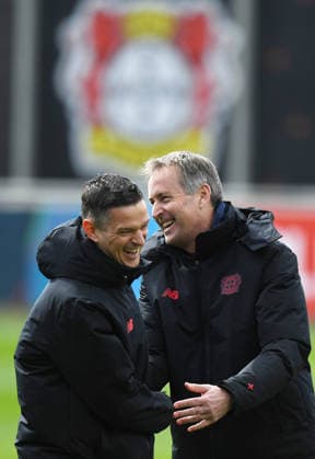 16.03.2026, xophax, Fussball , UEFA Champions League , 2025 2026 , Bayer Leverkusen. Training vor dem Rückspiel gegen Arsenal London. Trainer Kasper Hjulmand , rechts ( Bayer 04 Leverkusen ) und Co-Trainer Rogier Meuer , links( Bayer 04 ) Leverkusen