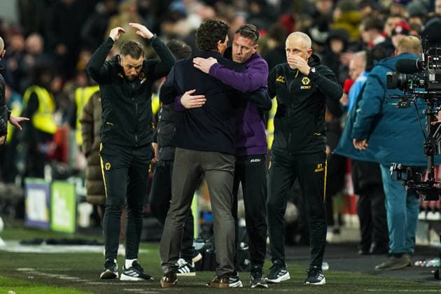 Brentford v Wolverhampton Wanderers, Premier League Keith Andrews, Manager of Brentford and Rob Edwards, Manager of Wolverhampton Wanderers hugging at full time during the Brentford v Wolverhampton Wanderers Premier League match at the Gtech Community Stadium, London, England on 16 March 2026 Credit: Dylan Hepworth Every Second Media Editorial use only. All images are copyright Every Second Media Limited. No images may be reproduced without prior permission. All rights reserved. Premier League and Football League images are subject to licensing agreements with Football DataCo Limited. see https: www.football-dataco.com Copyright: xIMAGO EveryxSecondxMediax ESM-1861-0082 DylanxHepworthx xEveryxSecondxMediax