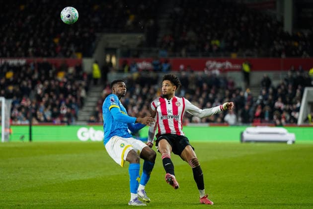 Brentford v Wolverhampton Wanderers, Premier League Kevin Schade of Brentford under pressure from Jackson Tchatchoua of Wolverhampton Wanderers during the Brentford v Wolverhampton Wanderers Premier League match at the Gtech Community Stadium, London, England on 16 March 2026 Credit: Dylan Hepworth Every Second Media Editorial use only. All images are copyright Every Second Media Limited. No images may be reproduced without prior permission. All rights reserved. Premier League and Football League images are subject to licensing agreements with Football DataCo Limited. see https: www.football-dataco.com Copyright: xIMAGO EveryxSecondxMediax ESM-1861-0165 DylanxHepworthx xEveryxSecondxMediax