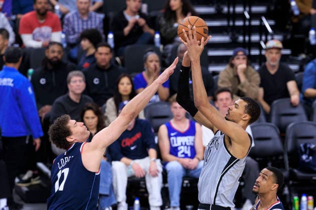 March 16, 2026, Inglewood, California, USA: Victor Wembanyama 1 of the San Antonio Spurs makes a two point shot attempt as Brook Lopez 11 of the Los Angeles Clippers defends the basket during their regular season NBA, Basketball Herren, USA game on Monday March 16, 2026 at Intuit Dome in Inglewood, California. Clippers lose to Spurs, 119-115. ARIANA RUIZ PI Inglewood USA - ZUMAp124 20260316_zaa_p124_047 Copyright: xArianaxRuizx