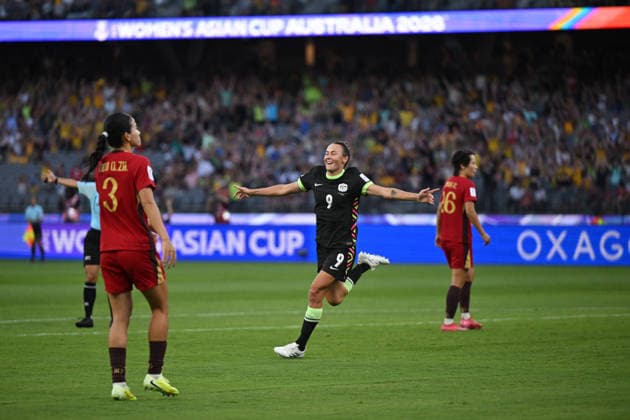 SOCCER ASIAN CUP WOMEN MATILDAS CHINA, Caitlin Foord of Australia celebrates after scoring a goal during the AFC Women s Asian Cup Semi Final 1 match between Australia and China at Optus Stadium in Perth, Tuesday, March 17, 2026. ( NO ARCHIVING, EDITORIAL USE ONLY Perth Western Australia Australia  Copyright: xDeanxLewinsx 20260317169910619172