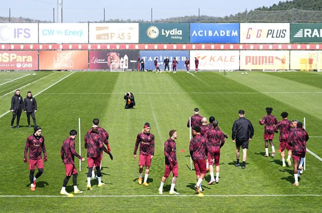 Ahead of Liverpool v Galatasaray - UEFA Champions League ISTANBUL, TURKIYE - MARCH 17: Players of Galatasaray take part in the training session at Metin Oktay Facilities ahead of their UEFA Champions League last 16 away match against Liverpool, in Istanbul, Turkiye on March 17, 2026. Esra Bilgin Anadolu Istanbul Turkey. Editorial use only. Please get in touch for any other usage.  Copyright: x2026xAnadoluxEsraxBilginx