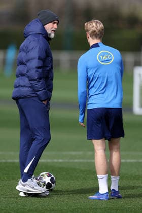 Tottenham Training 17 March 2026, Enfield - Tottenham Hotspur Training - Tottenham Hotspur manager Igor Tudor speaks with Lucas Bergvall - Photo: Charlotte Wilson Offside. Enfield UK Copyright: xCharlottexWilsonx xOffsidexOffside