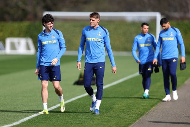 Tottenham Training 17 March 2026, Enfield - Tottenham Hotspur Training - Archie Gray and Micky van de Ven of Tottenham Hotspur - Photo: Charlotte Wilson Offside. Enfield UK Copyright: xCharlottexWilsonx xOffsidexOffside