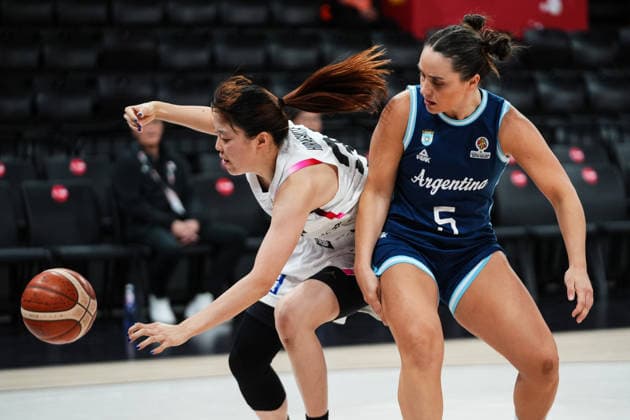Japan v Argentina - FIBA Women’s World Cup Qualifiers in Istanbul ISTANBUL, TURKIYE – MARCH 17: Aika Hirashita (L) of Japan and Flor Martinez (R) of Argentina battle for the ball during the FIBA Women’s World Cup Qualifiers Group C match between Japan and Argentina at the Turkcell Basketball Development Center in Istanbul, Turkiye on March 17, 2026. Hakan Akgün Anadolu Istanbul Turkey. Editorial use only. Please get in touch for any other usage.  Copyright: x2026xAnadoluxHakanxAkgünx