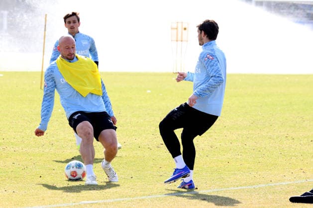 DEU, DFL, 2. FBL Hertha BSC, Training, 17.03.2026, Hanns-Braun-Stadion, Berlin, DEU, DFL, 2. FBL Hertha BSC, Training, im Bild Toni Leistner (Hertha BSC Berlin 37), Dawid Kownacki (Hertha BSC Berlin 9), Michal Karbownik (Hertha BSC Berlin 33) DFL - regulations prohibit any use of Photographs as image sequences and or quasi-video