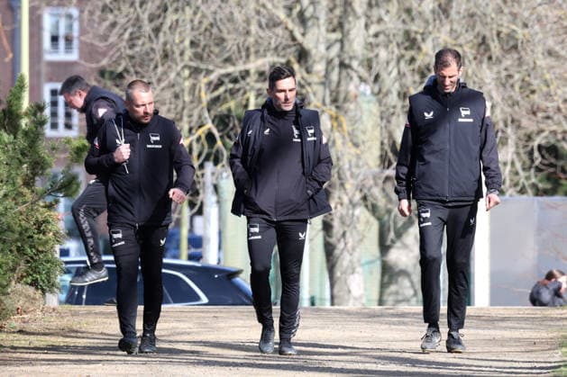 DEU, DFL, 2. FBL Hertha BSC, Training, 17.03.2026, Hanns-Braun-Stadion, Berlin, DEU, DFL, 2. FBL Hertha BSC, Training, im Bild Hertha-Trainerkreis, Cheftrainer Stefan Leitl (Hertha BSC Berlin), Co-Trainer Andre Mijatovic (Hertha BSC Berlin), DFL - regulations prohibit any use of Photographs as image sequences and or quasi-video