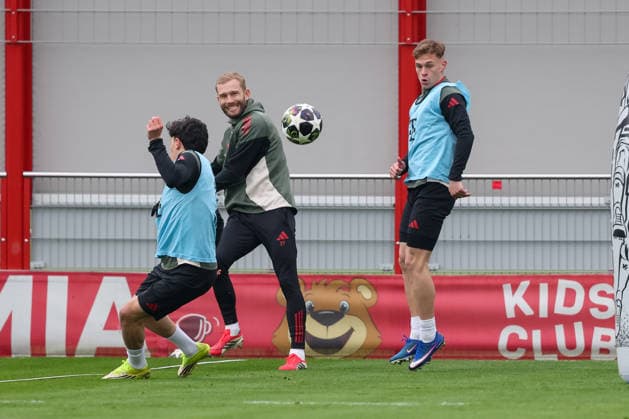 Trainingsspiel, Konrad Laimer (FC Bayern Muenchen, 27) mit Joshua Kimmich (FC Bayern Muenchen, 06), GER, Abschlusstraining, FC Bayern Muenchen, Fussball, UEFA Champions League, Achtelfinale, Rueckspiel, Saison 2025 2026, 17.03.2026, GER, Abschlusstraining, FC Bayern Muenchen, Fussball, UEFA Champions League, Achtelfinale, Rueckspiel, Saison 2025 2026, 17.03.2026 Muenchen Copyright: xEibner-Pressefoto JennixMaulx EP_JML