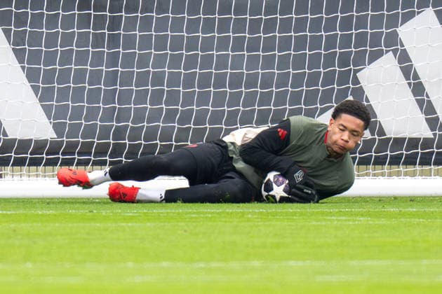 Leonard Prescott (FC Bayern Muenchen), Abschlusstraining vor dem UEFA Champions League-Spiel gegen Atalanta Bergamo, Saison 2025 2026 an der Saebener Strasse. 17.03.2026 DFB regulations prohibit any use of photographs as image sequences and or quasi-video Muenchen Bayern Deutschland