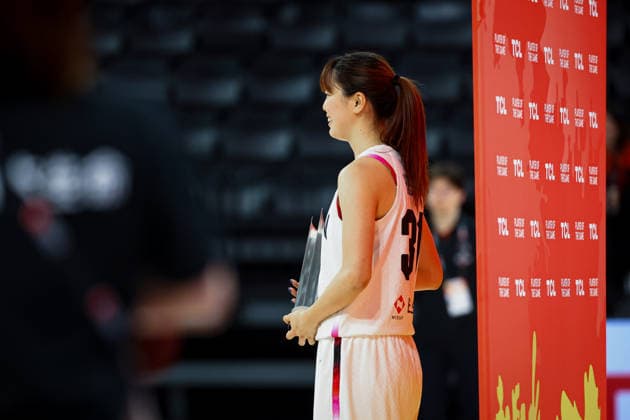 Japan vs Argentina Women s Basketball World Cup 2026 Qualifying Tournaments Aika Hirashita of Japan national team, Nationalteam receives MVP trophy during the Women s Basketball World Cup 2026 Qualifying Tournaments Group Phase - Group A between Japan National Team and Argentina National Team at Turkcell Basketball Development Center on March 17, 2026 in Istanbul, Turkey. Istanbul Istanbul Turkey Copyright: xBurakxBasturkx