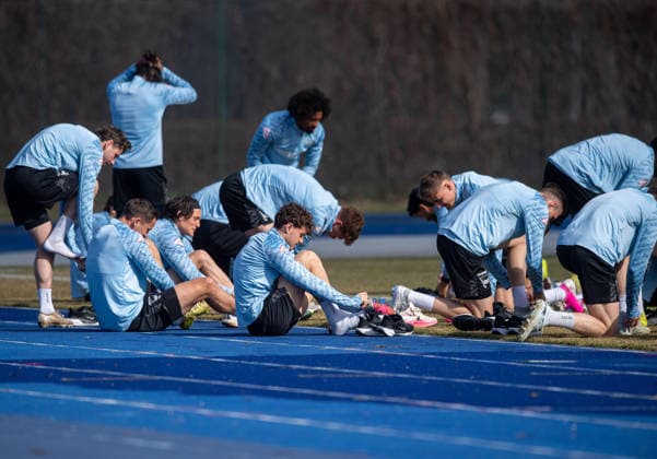 Fussball, Herren, Saison 2025 26, 2. Bundesliga, Hertha BSC, Training, v.l. Leon Jensen (Hertha BSC), Paul Seguin (Hertha BSC), Fabian Reese (Hertha BSC), Maurice Krattenmacher (Hertha BSC), Jeremy Dudziak (Hertha BSC), Sebastian Grönning (Hertha BSC), Marten Winkler (Hertha BSC), Niklas Kolbe (Hertha BSC), 17.03. 2026,