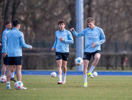 Fussball, Herren, Saison 2025 26, 2. Bundesliga, Hertha BSC, Training, v.l. Michael Cuisance (Hertha BSC), Josip Brekalo (Hertha BSC), Maurice Krattenmacher (Hertha BSC), Luca Schuler (Hertha BSC), 17.03. 2026,
