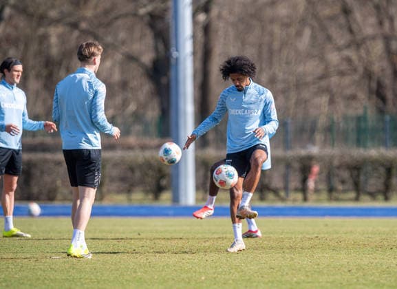Fussball, Herren, Saison 2025 26, 2. Bundesliga, Hertha BSC, Training, v.l. Niklas Hildebrandt (Hertha BSC), Jeremy Dudziak (Hertha BSC), 17.03. 2026,