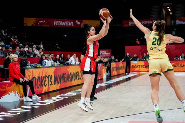 Australia v Canada - Women s World Cup 2026 Qualifier Kia Nurse of Canada plays during the Women s World Cup 2026 Qualifier between Australia and Canada at Turkcell Basketball Development Center in Istanbul, Turkey, on March 17, 2026. Istanbul Istanbul Turkey  Copyright: xYagizxGurtugx originalFilename:gurtug-australi260317_npN3s.jpg