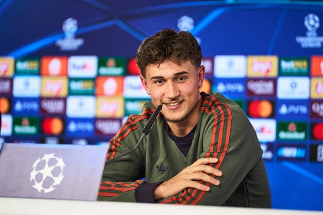 20 Tom Bischof, Portraet, Portrait, Fussball offizielle Pressekonferenz vor dem UCL-Spiel gegen Atalanta BC FC Bayern -Atalanta Bergamo BC München 17.03.2026 Trainingsgelände, Säbenerstr.