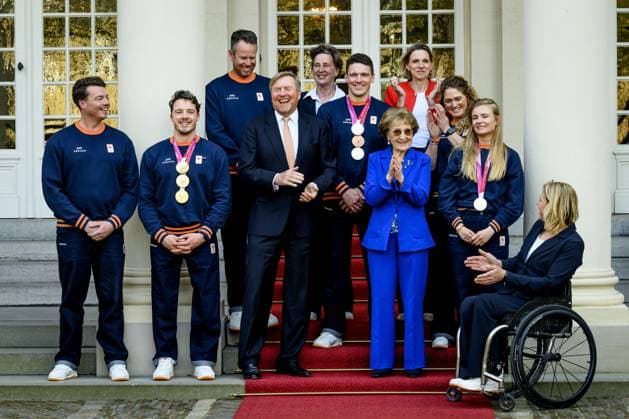 King And Princess Margriet Meet Paralympic Medal Winners - The Hague King Willem Alexander and Princess Margriet receive the Dutch medal winners – Jeroen Kampschreur, Niels de Langen, and Lisa Bunschoten-Vos – of the 2026 Paralympic Winter games, Winterspiele,Spiele, Summer games in Milan and Cortina d Ampezzo at Noordeinde Palace in The Hague. The Hague, Netherlands on March 17, 2026. Noordeinde Palace. Photo by Bruno Press ABACAPRESS.COM The Hague Netherlands  Copyright: xBrunoxPress ABACAx