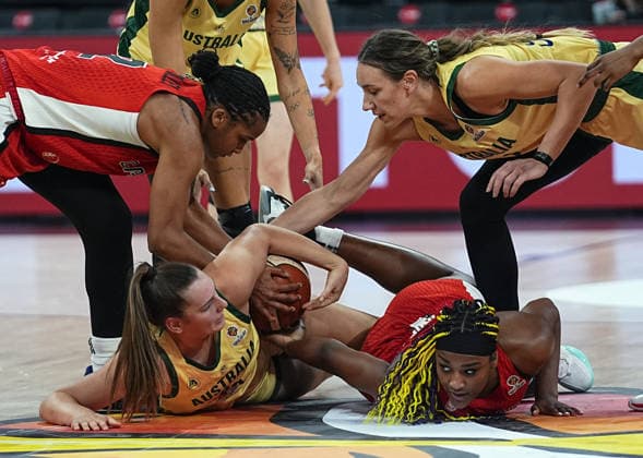 Australia v Canada - FIBA Women World Cup Qualifiers ISTANBUL, TURKIYE - MARCH 17: Australia player Isobel Borlase (L, on the floor) and Canada player Aaliyah Edwards (R, on the floor) battle for the ball during the FIBA Women World Cup Qualifiers Group C match between Australia and Canada at the Turkcell Basketball Development Center in Istanbul, Turkiye on March 17, 2026. Esra Bilgin Anadolu Istanbul Turkey. Editorial use only. Please get in touch for any other usage.  Copyright: x2026xAnadoluxEsraxBilginx