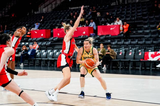 Australia v Canada: Women s World Cup 2026 Qualifier Sami Whitcomb of Australia is in action during the Women s World Cup 2026 Qualifier between Australia and Canada at Turkcell Basketball Development Center in Istanbul, Turkey, on March 17, 2026. Istanbul Istanbul Turkey  Copyright: xYagizxGurtugx originalFilename:gurtug-australi260317_npohO.jpg