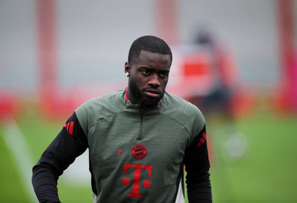 Fussball, Herren, Champions League, Saison 2025 2026, FC Bayern München, Abschlusstraining Dayot Upamecano (FC Bayern München) Kopf, Oberkörper