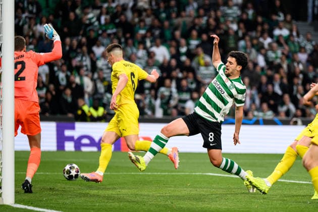 260317 Pedro Goncalves of Sporting against Jostein Gundersen of Bodo Glimt during the UEFA Champions League football match between Sporting CP and Bodo Glimt on March 17, 2026 in Lisbon. Photo: Marius Simensen BILDBYRAN COP 238 MM0063 bbeng football fotball fotboll soccer uefa champions league mesterligaen bodo glimt sporting clube de portugal sporting lisboa sporting lisbon sporting cp Copyright: MARIUSxSIMENSEN BB260317BB665