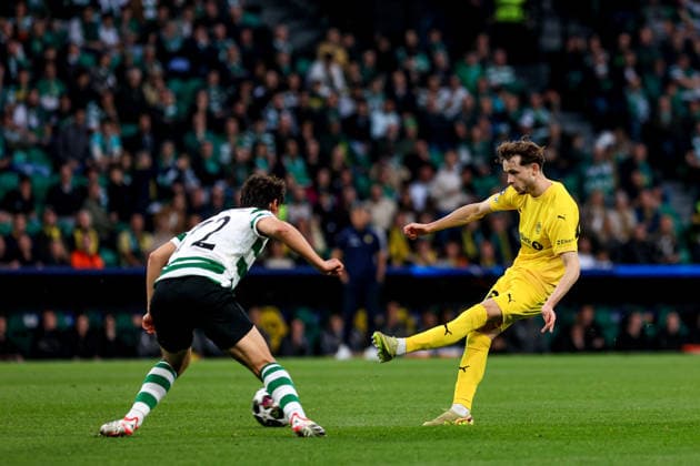 Hakon Evjen of Bodo Glimt battles for the ball with Eduardo Quaresma of Sporting CP during the UEFA Champions League, Last 16, second-leg football match between Sporting Clube de Portugal vs Bodo Glimt at Estadio Jose Alvalade on March 17, 2026 in Lisbon, Portugal. UEFA Champions League - Sporting CP vs Bodo Glimt (Valter Gouveia SPP)  Copyright: xValterxGouveia SPPx Sportspressphoto_SPR112809